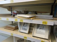 Volledige inhoud rek diverse kaders en decoratie - afbeelding 14 van  16