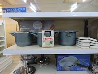 Volledige inhoud rek diverse keukenaccessoires + diversen - afbeelding 2 van  5