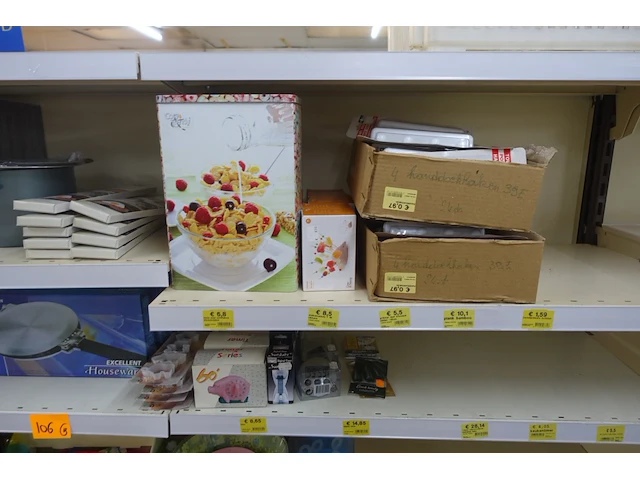 Volledige inhoud rek diverse keukenaccessoires + diversen - afbeelding 5 van  5