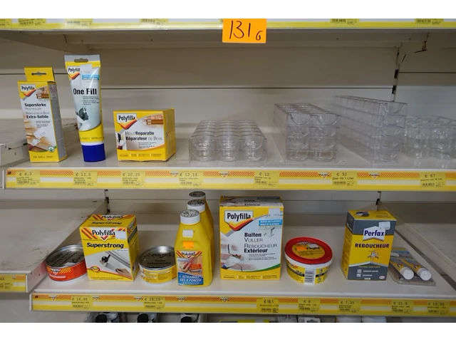 Volledige inhoud rek diverse lijmen - afbeelding 4 van  5