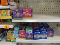 Volledige inhoud rek diverse pampers en maandverbanden - afbeelding 5 van  5