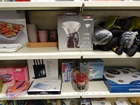 Volledige inhoud rek diversen - afbeelding 9 van  23
