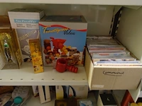 Volledige inhoud rek diversen - afbeelding 7 van  32