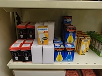 Volledige inhoud rek diversen - afbeelding 17 van  32
