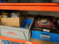 Volledige inhoud rek diversen - afbeelding 3 van  34