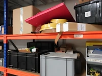 Volledige inhoud rek diversen - afbeelding 14 van  34