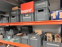 Volledige inhoud rek diversen - afbeelding 15 van  34