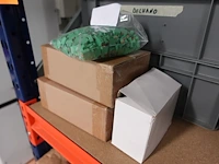 Volledige inhoud rek diversen - afbeelding 18 van  34