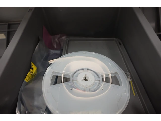 Volledige inhoud rek diversen - afbeelding 19 van  34