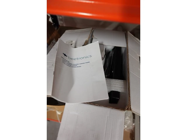 Volledige inhoud rek diversen - afbeelding 27 van  34