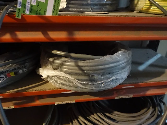 Volledige inhoud rek elektriciteitskabels - afbeelding 8 van  23