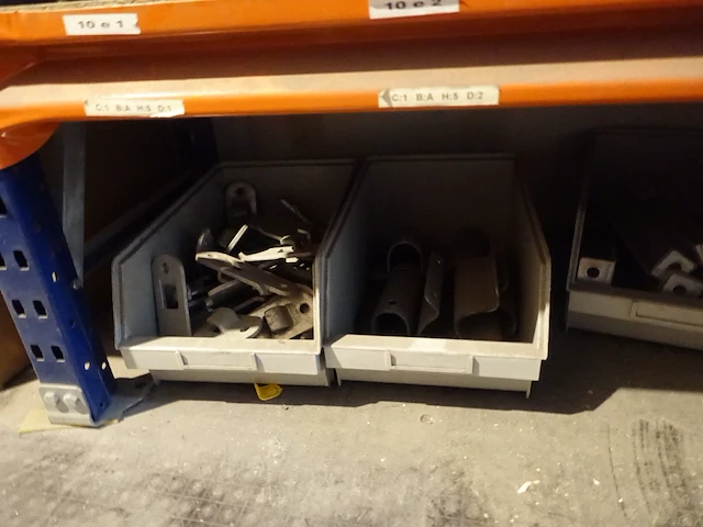 Volledige inhoud rek elektriciteitskabels - afbeelding 14 van  23