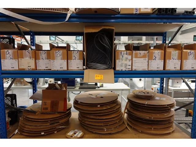 Volledige inhoud rek elektrisch krimptoebehoren - afbeelding 3 van  22