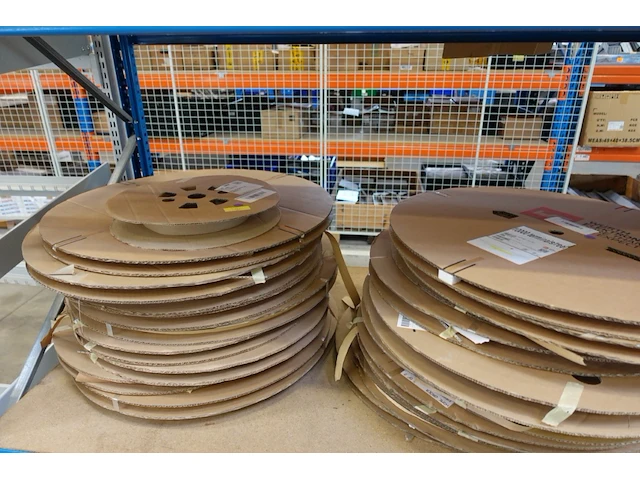 Volledige inhoud rek elektrisch krimptoebehoren - afbeelding 18 van  22