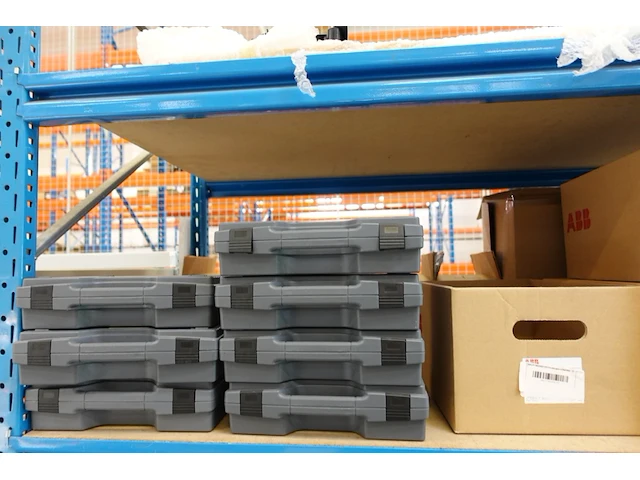 Volledige inhoud rek elektrisch krimptoebehoren - afbeelding 19 van  22