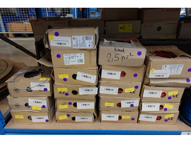 Volledige inhoud rek elektrische kabels - afbeelding 12 van  21