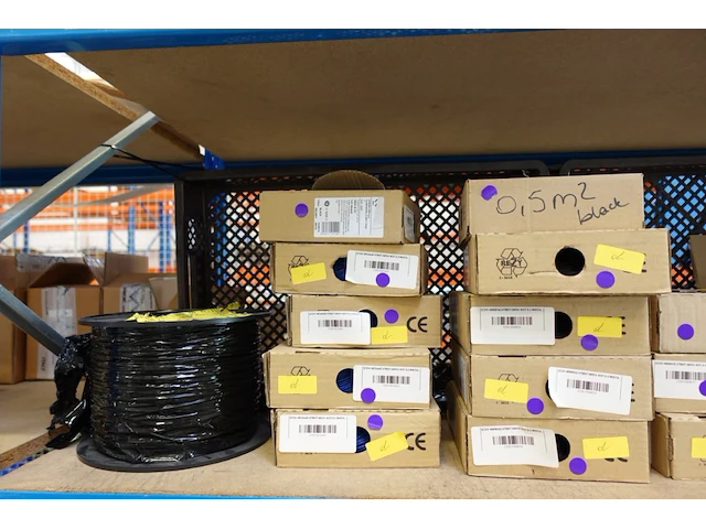 Volledige inhoud rek elektrische kabels - afbeelding 18 van  21