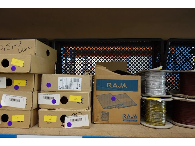 Volledige inhoud rek elektrische kabels - afbeelding 19 van  21