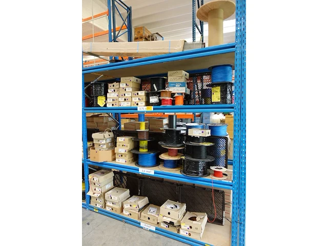 Volledige inhoud rek elektrische kabels - afbeelding 8 van  26