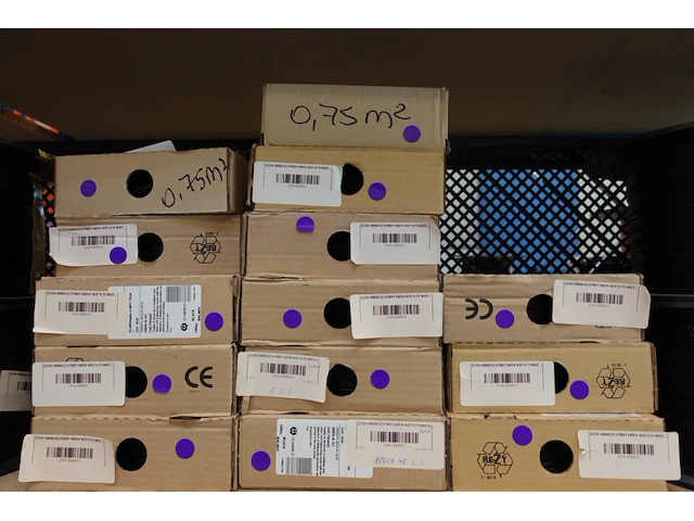 Volledige inhoud rek elektrische kabels - afbeelding 17 van  26