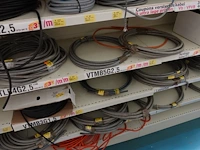 Volledige inhoud rek elektrische kabels - afbeelding 2 van  12