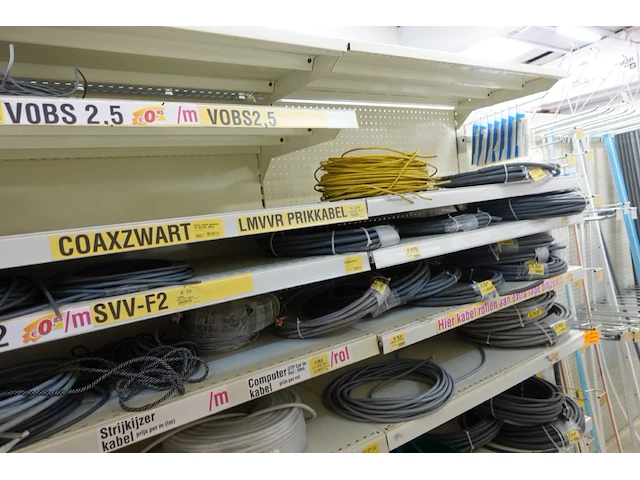 Volledige inhoud rek elektrische kabels - afbeelding 3 van  12