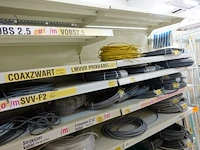 Volledige inhoud rek elektrische kabels - afbeelding 3 van  12