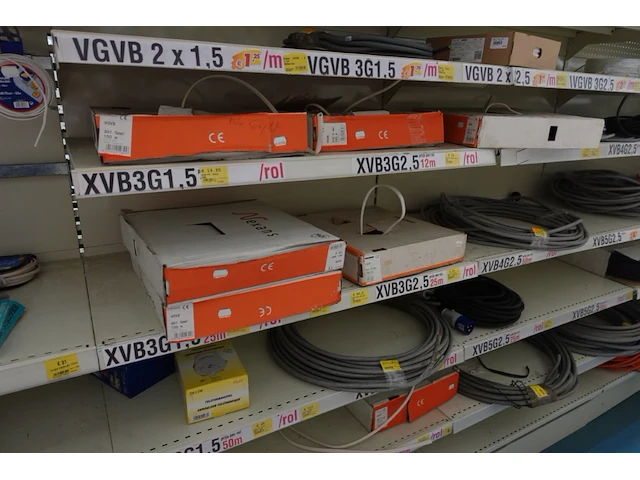 Volledige inhoud rek elektrische kabels - afbeelding 9 van  12