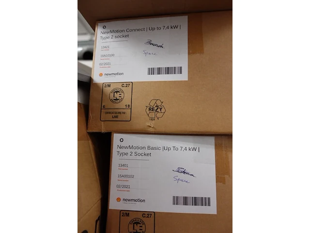 Volledige inhoud rek elektrische kabels/toebehoren - afbeelding 5 van  14