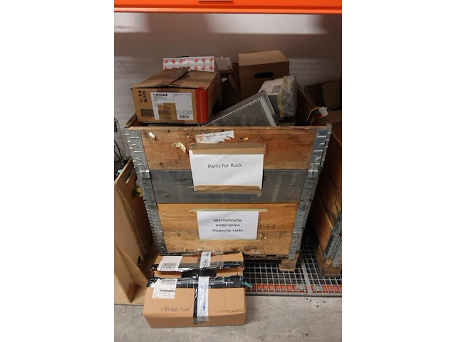 Volledige inhoud rek elektrische kabels/toebehoren - afbeelding 8 van  14