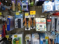 Volledige inhoud rek elektrische toestellen - afbeelding 2 van  12