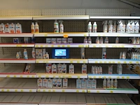 Volledige inhoud rek hg producten - afbeelding 1 van  7