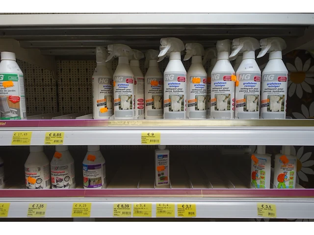 Volledige inhoud rek hg producten - afbeelding 6 van  7