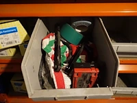 Volledige inhoud rek ijzerwaren - afbeelding 10 van  60