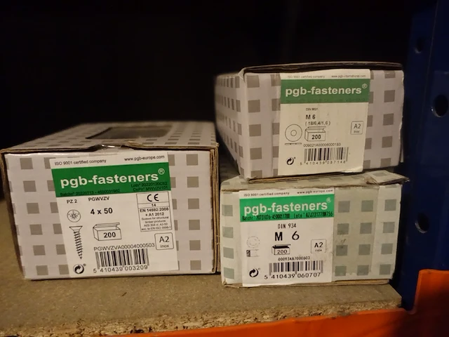 Volledige inhoud rek ijzerwaren - afbeelding 17 van  60