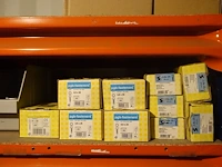 Volledige inhoud rek ijzerwaren - afbeelding 23 van  60