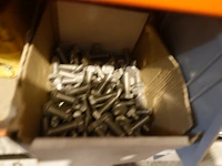 Volledige inhoud rek ijzerwaren - afbeelding 36 van  60
