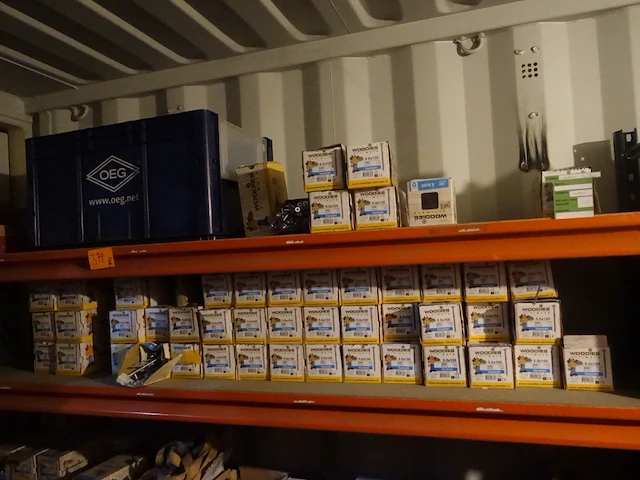 Volledige inhoud rek ijzerwaren - afbeelding 41 van  60