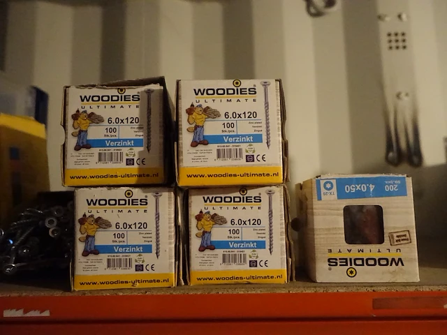 Volledige inhoud rek ijzerwaren - afbeelding 49 van  60