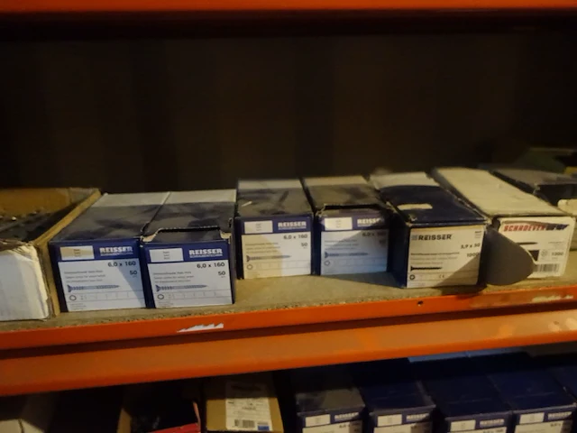 Volledige inhoud rek ijzerwaren - afbeelding 52 van  60