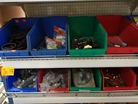 Volledige inhoud rek ijzerwaren - afbeelding 4 van  10