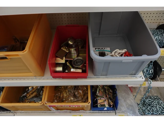 Volledige inhoud rek ijzerwaren - afbeelding 7 van  10