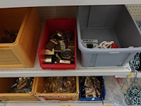 Volledige inhoud rek ijzerwaren - afbeelding 7 van  10