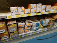 Volledige inhoud rek ijzerwaren - afbeelding 9 van  9