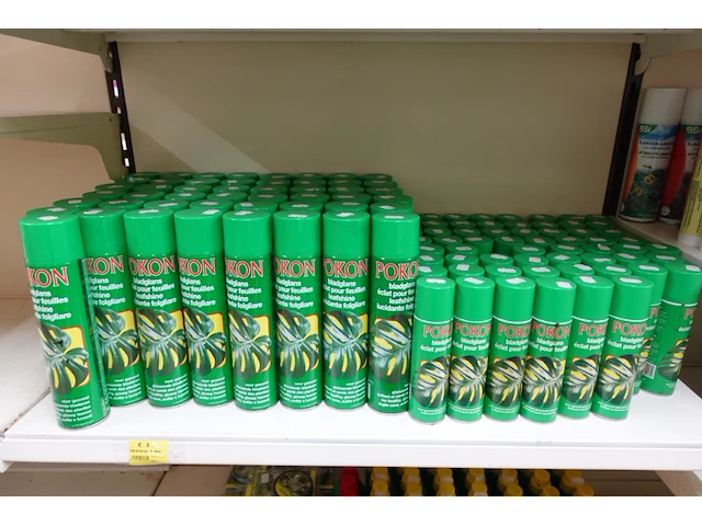 Volledige inhoud rek insectenbestrijding - afbeelding 2 van  5