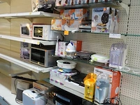 Volledige inhoud rek keukenapparatuur - afbeelding 2 van  6
