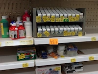 Volledige inhoud rek knutselmateriaal - afbeelding 1 van  3