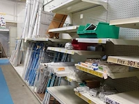 Volledige inhoud rek lichtarmaturen/verlichting - afbeelding 2 van  8