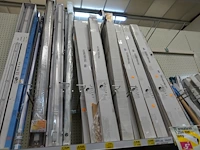 Volledige inhoud rek lichtarmaturen/verlichting - afbeelding 3 van  8