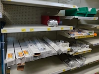 Volledige inhoud rek lichtarmaturen/verlichting - afbeelding 7 van  8
